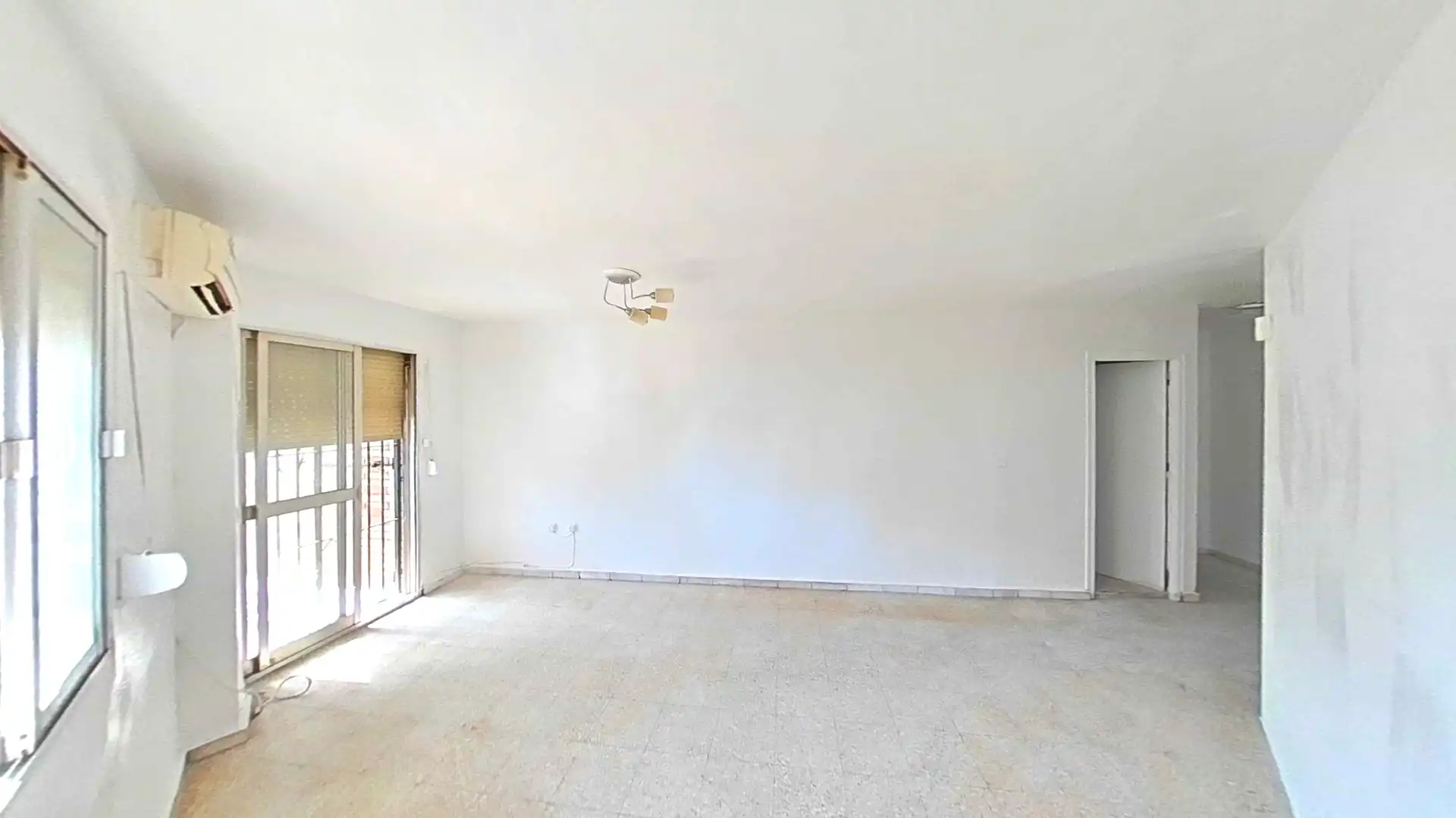 Sala de estar de Piso en venta en Sevilla con Aire acondicionado y Balcón