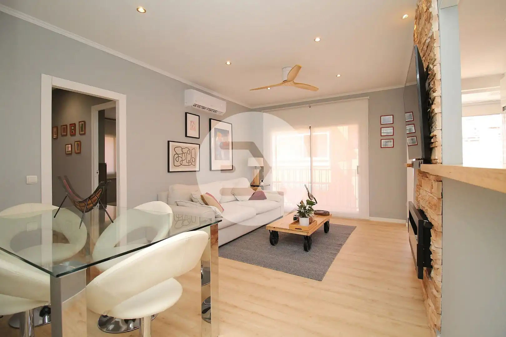 Living room of Flat for sale in Castelldefels  with Air Conditioner, Heating and Parquet flooring