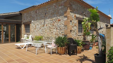 Lujosa, sólida y excepcional villa de estilo rustico muy bien ubicada y con muchos extras., imagen 3