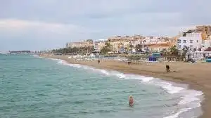 Außenansicht von Wohnung zum Verkauf in Torremolinos mit Klimaanlage, Privatgarten und Terrasse