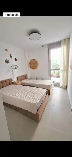 Habitación de Piso de alquiler en Estepona con Aire acondicionado, Terraza y Trastero