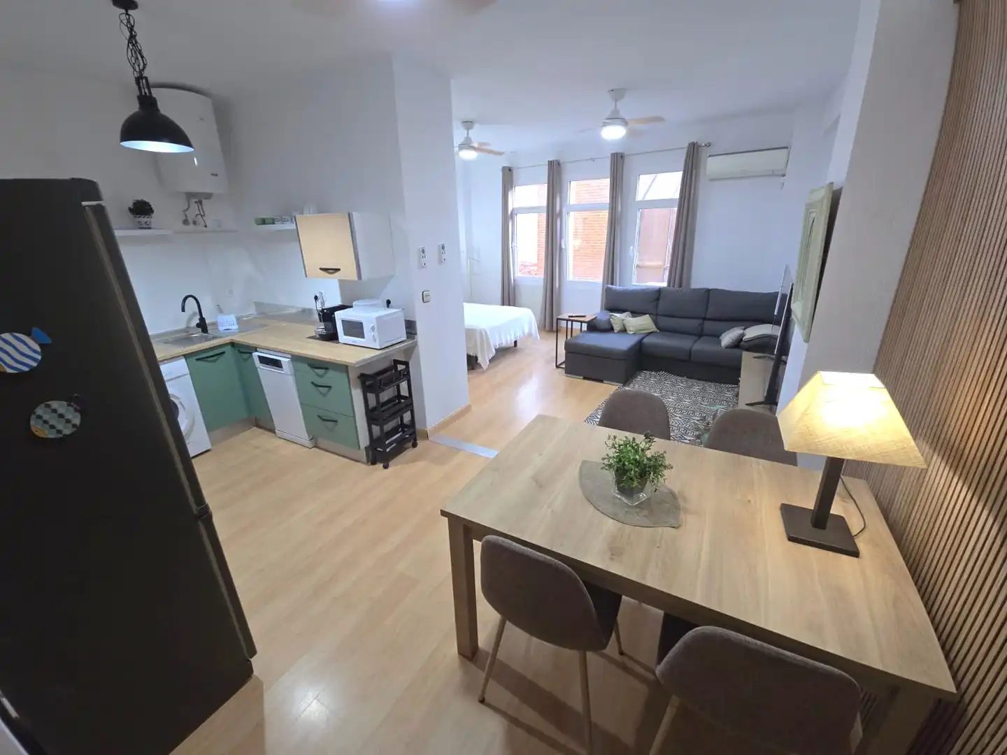 Sala d'estar de Apartament de lloguer en Cáceres amb Aire condicionat, Calefacció i Moblat