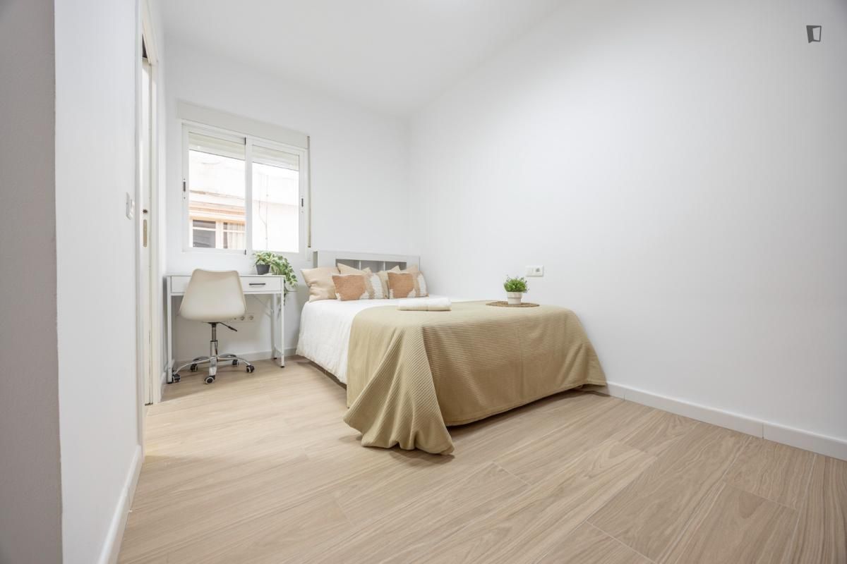 Bedroom of Apartment to share in  Valencia Capital  with Furnished, Oven and Washing machine
