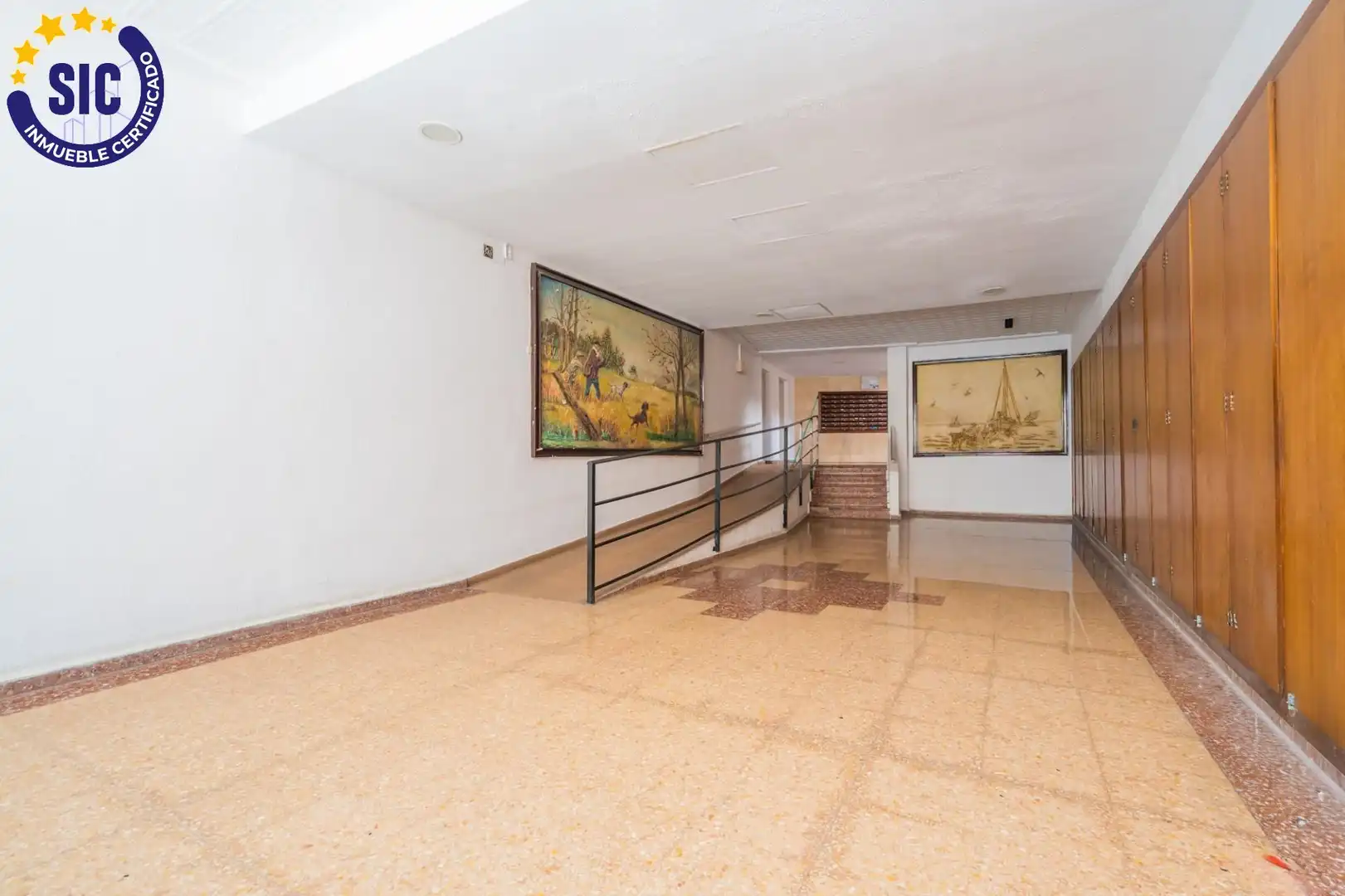 Wohnung zum Verkauf in Xirivella mit Balkon