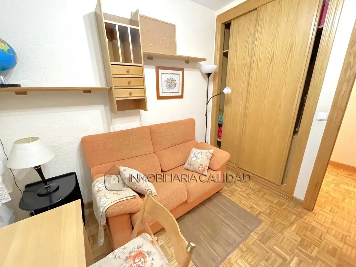 Sala de estar de Piso de alquiler en Burgos con Calefacción, Terraza y Amueblado