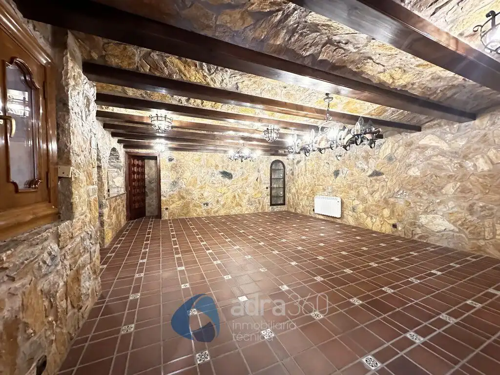 Houses for sale in Lardero  with Air Conditioner, Heating and Private garden