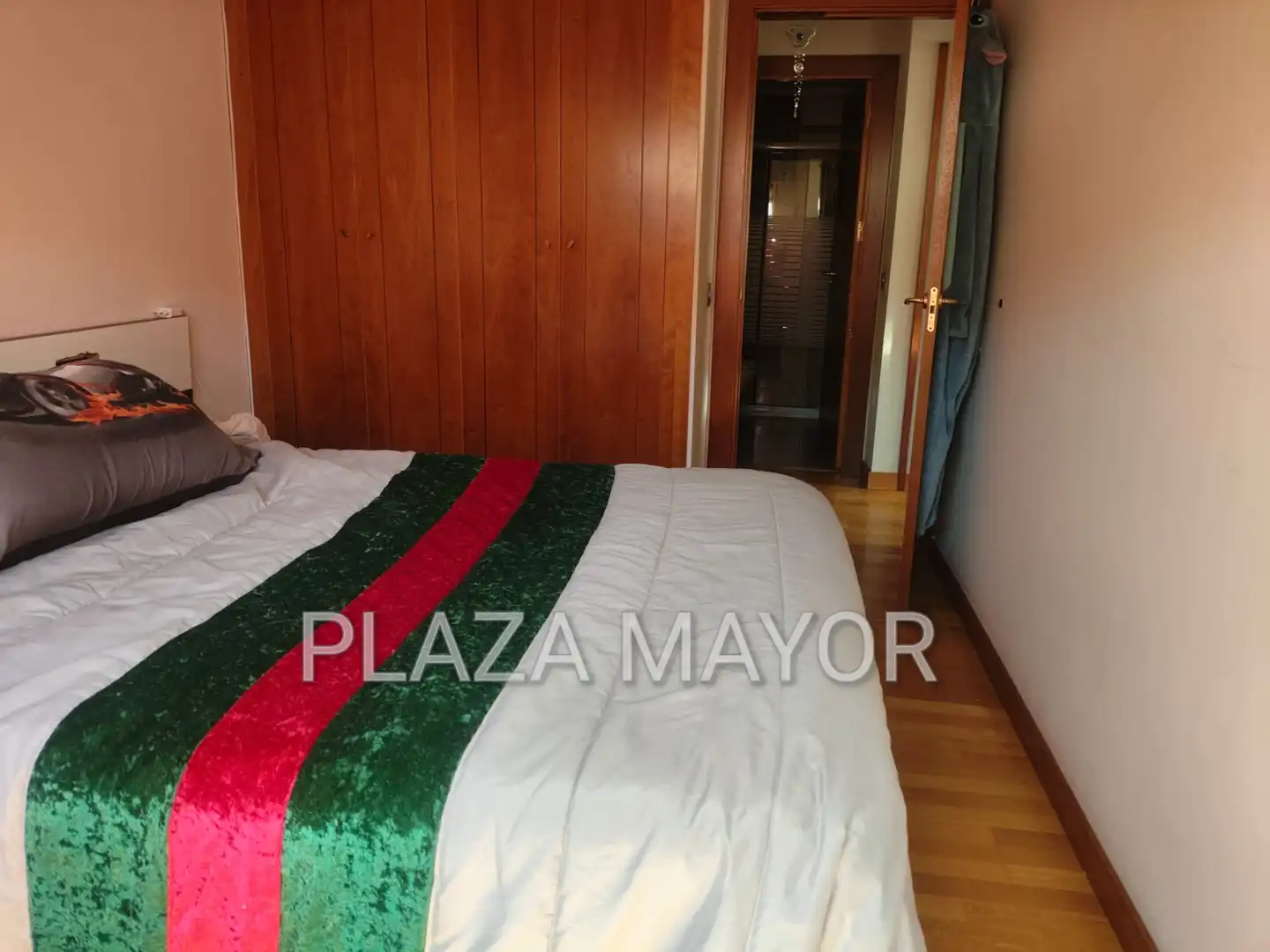 Habitación de Ático en venta en Moriscos con Calefacción, Terraza y Amueblado