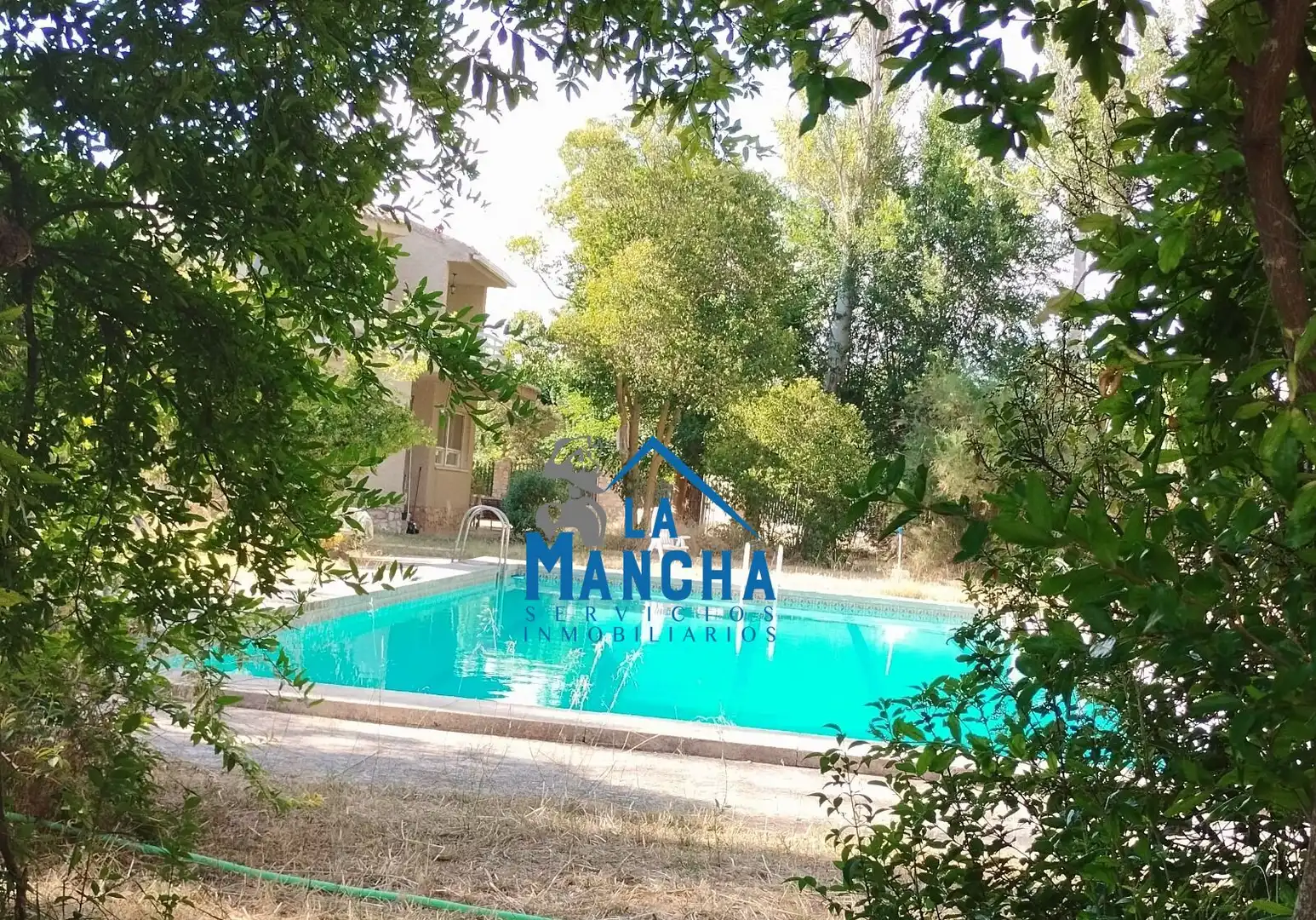 Chalet con terraza en venta en Calle AGUASOL (LOS LLANOS)