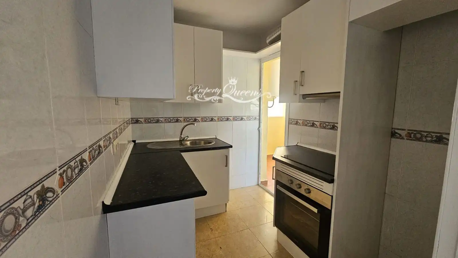 Küche von Wohnung zur Miete in Fuengirola mit Terrasse, Ofen und Waschmaschine