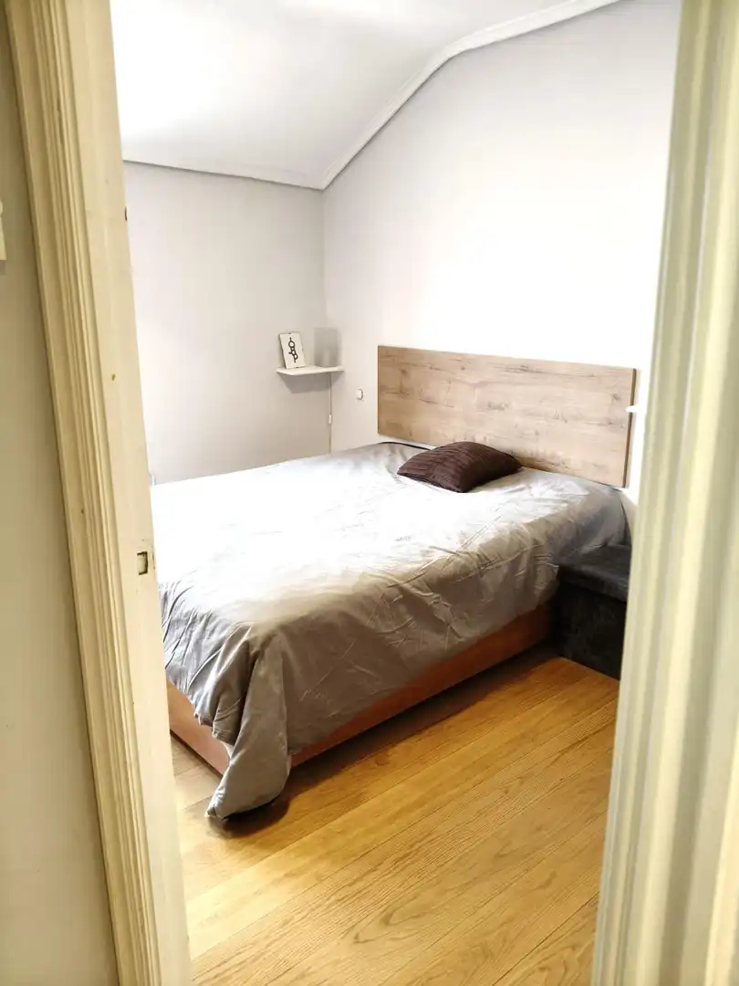 Bedroom of Flat for sale in Bilbao   with Heating, Terrace and Furnished