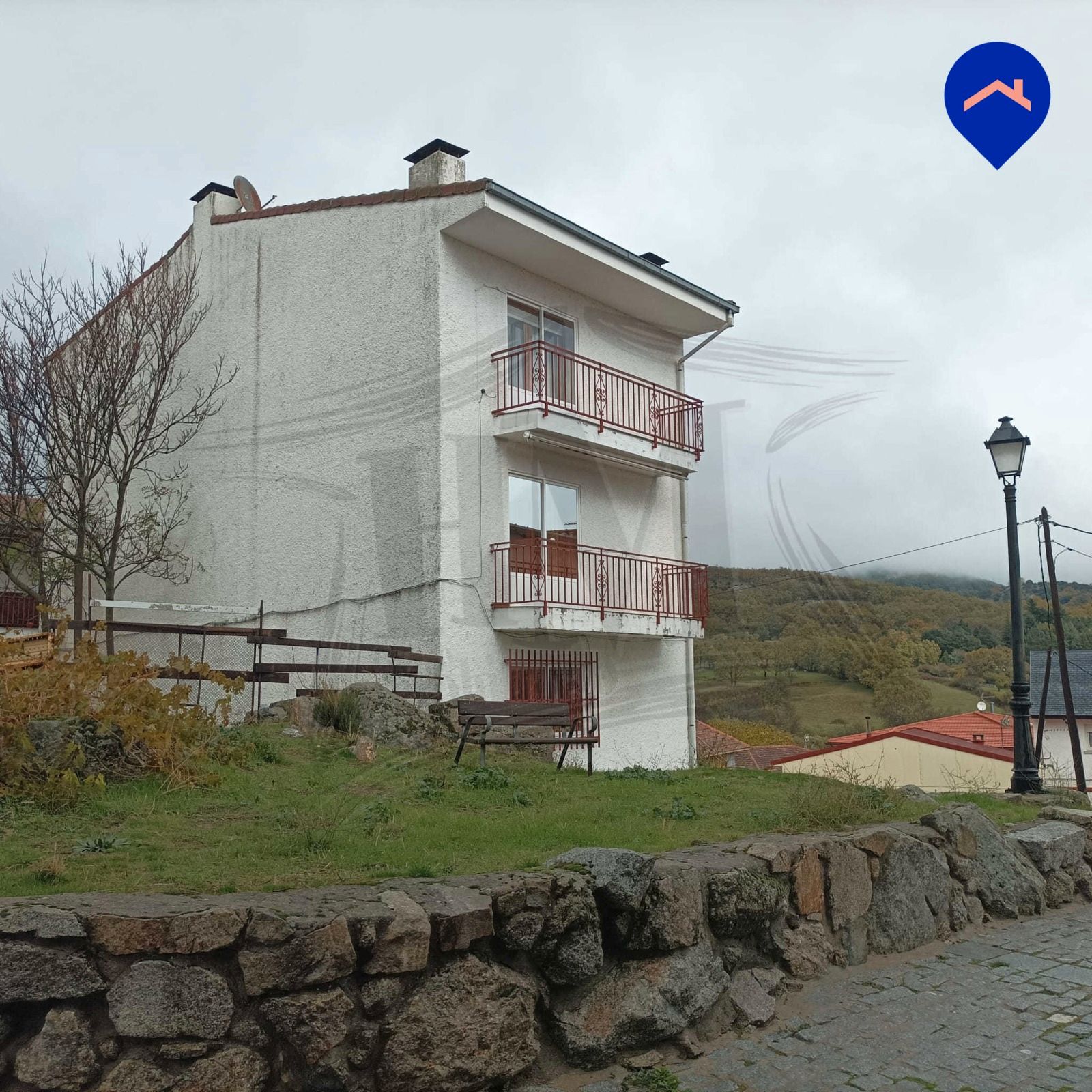 Vista exterior de Pis en venda en Cercedilla amb Alarma