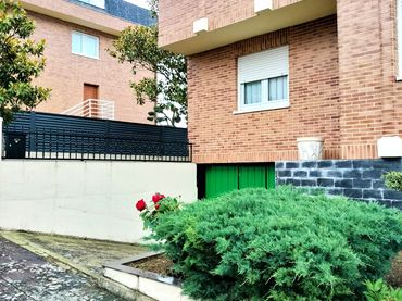 Detached house with balcony for sale in Calle Terrero