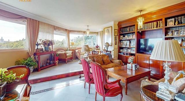 Piso en Venta en De La Farola en La Malagueta - Monte Sancha