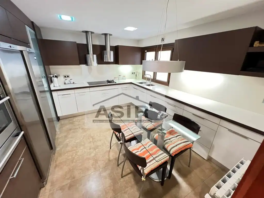 Flat for rent in Plaza Major, Centre