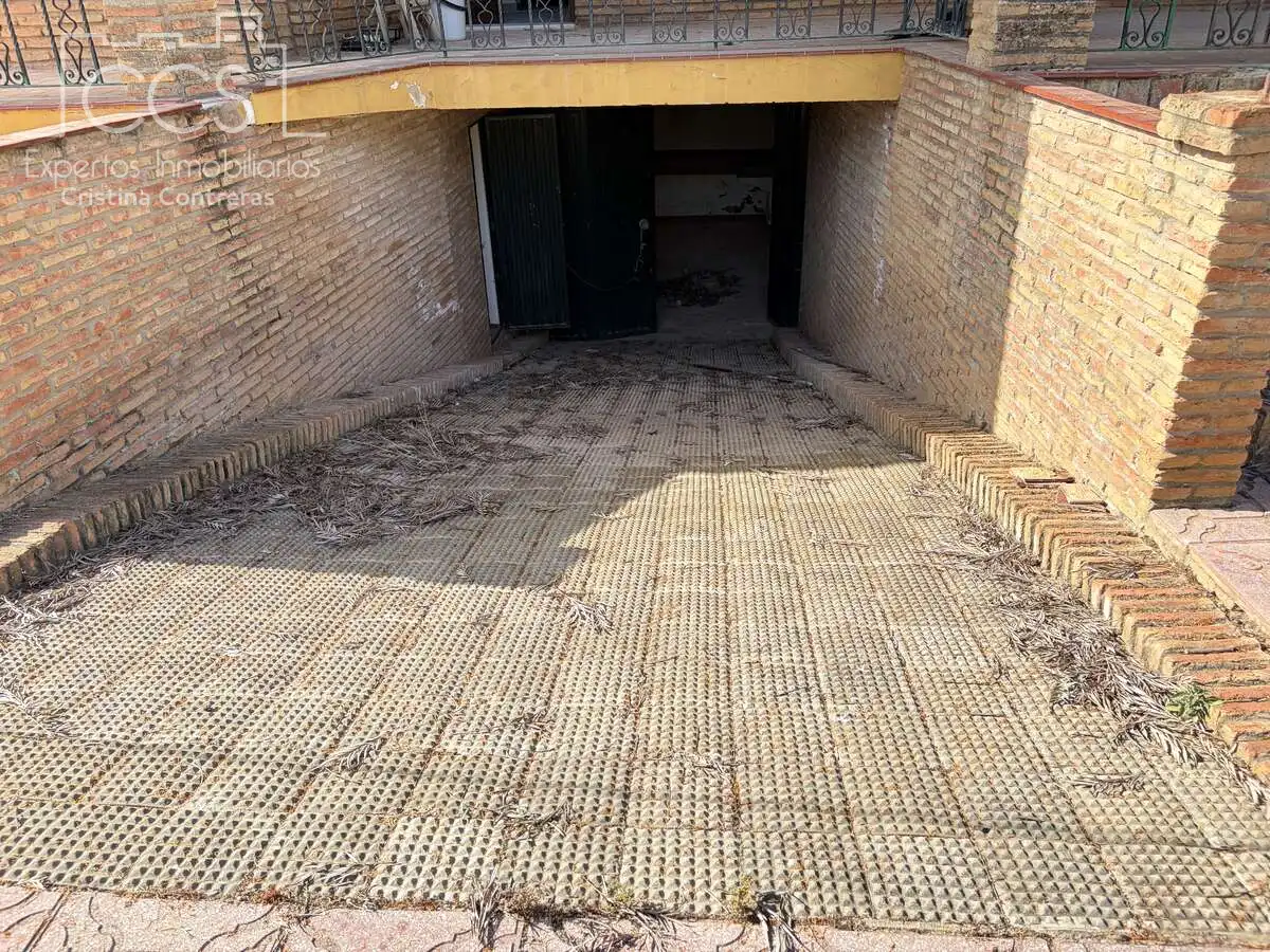 Aparcament de Casa o xalet en venda en Mairena del Alcor amb Aire condicionat, Traster i Piscina