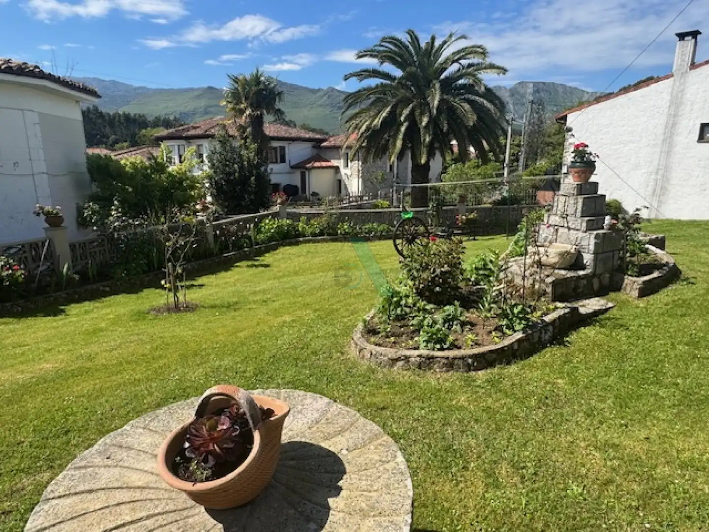 Jardí de Casa o xalet en venda en Llanes amb Jardí privat