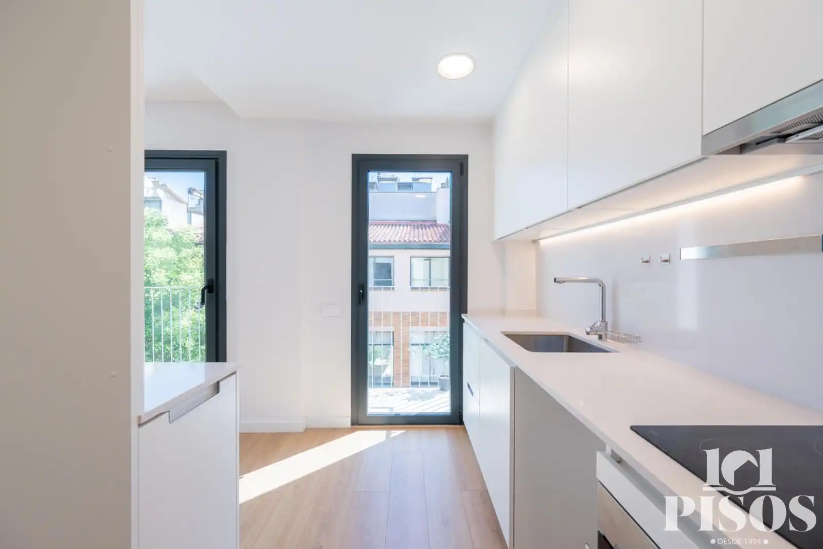 Kitchen of Attic for sale in Sant Cugat del Vallès  with Air Conditioner, Heating and Parquet flooring