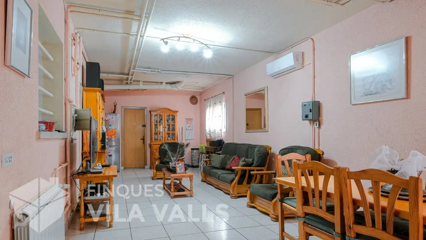 Sala d'estar de Casa o xalet en venda en Caldes de Montbui amb Calefacció, Jardí privat i Terrassa