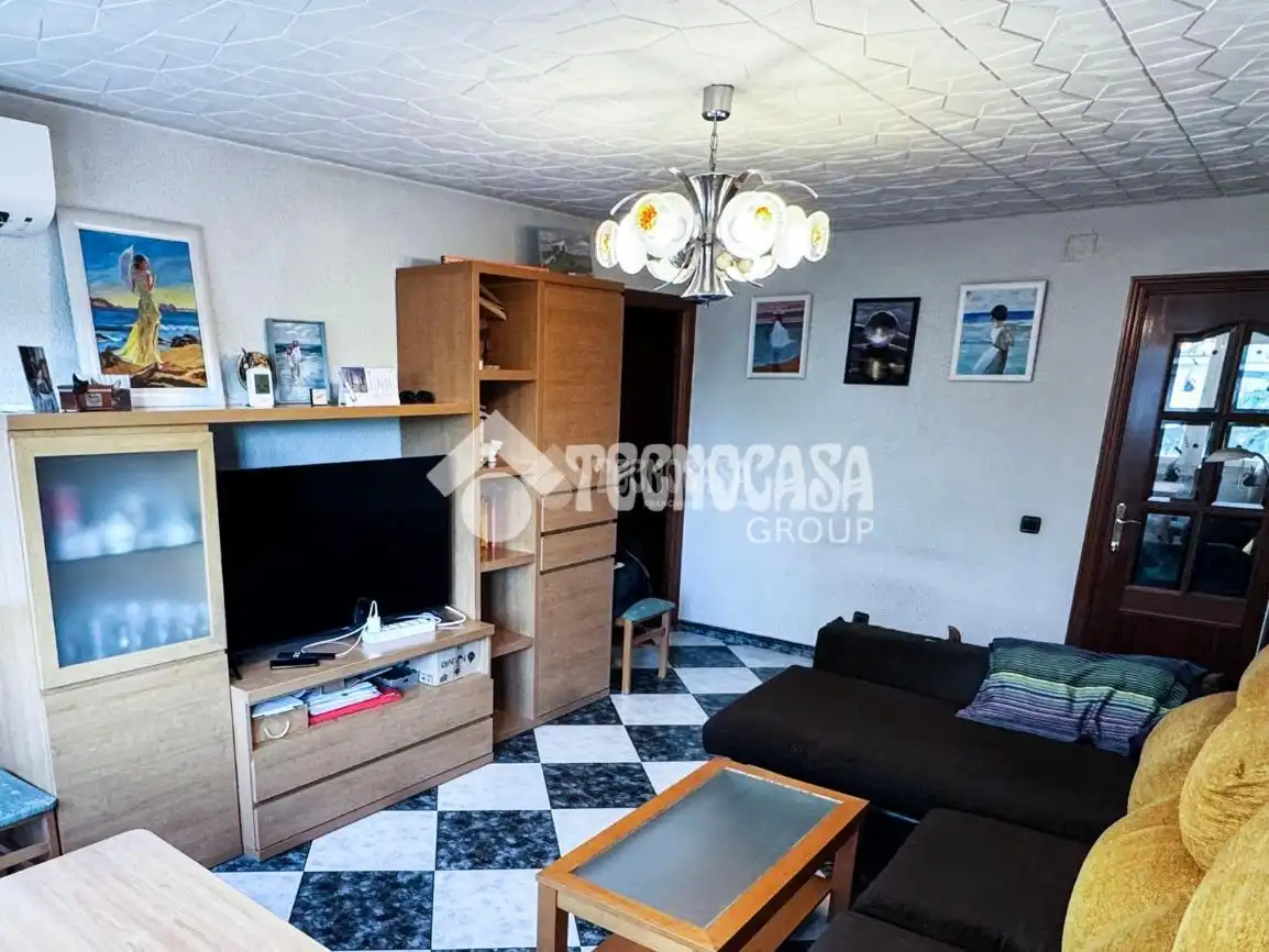 Sala d'estar de Pis en venda en Madrid amb Calefacció i Terrassa