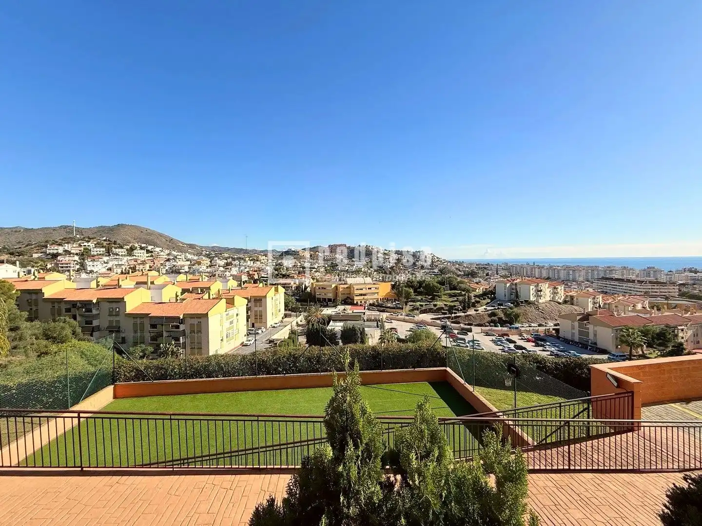 Vista exterior de Pis en venda en Rincón de la Victoria amb Aire condicionat, Calefacció i Jardí privat