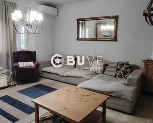 Sala d'estar de Casa adosada en venda en Rielves amb Aire condicionat i Calefacció