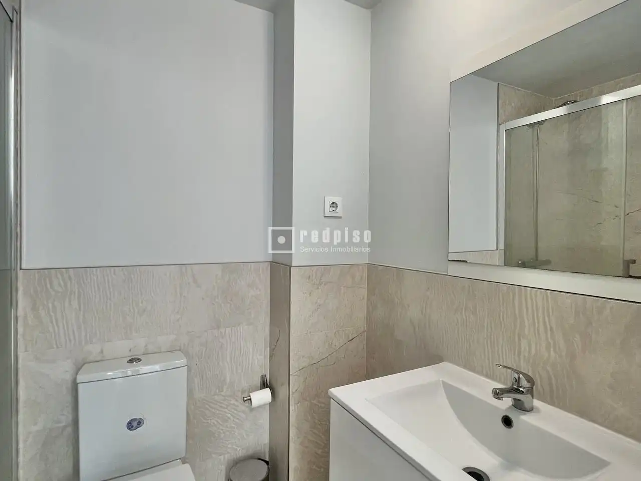 Badezimmer von Wohnung zur Miete in Madrid mit Klimaanlage, Heizung und Terrasse