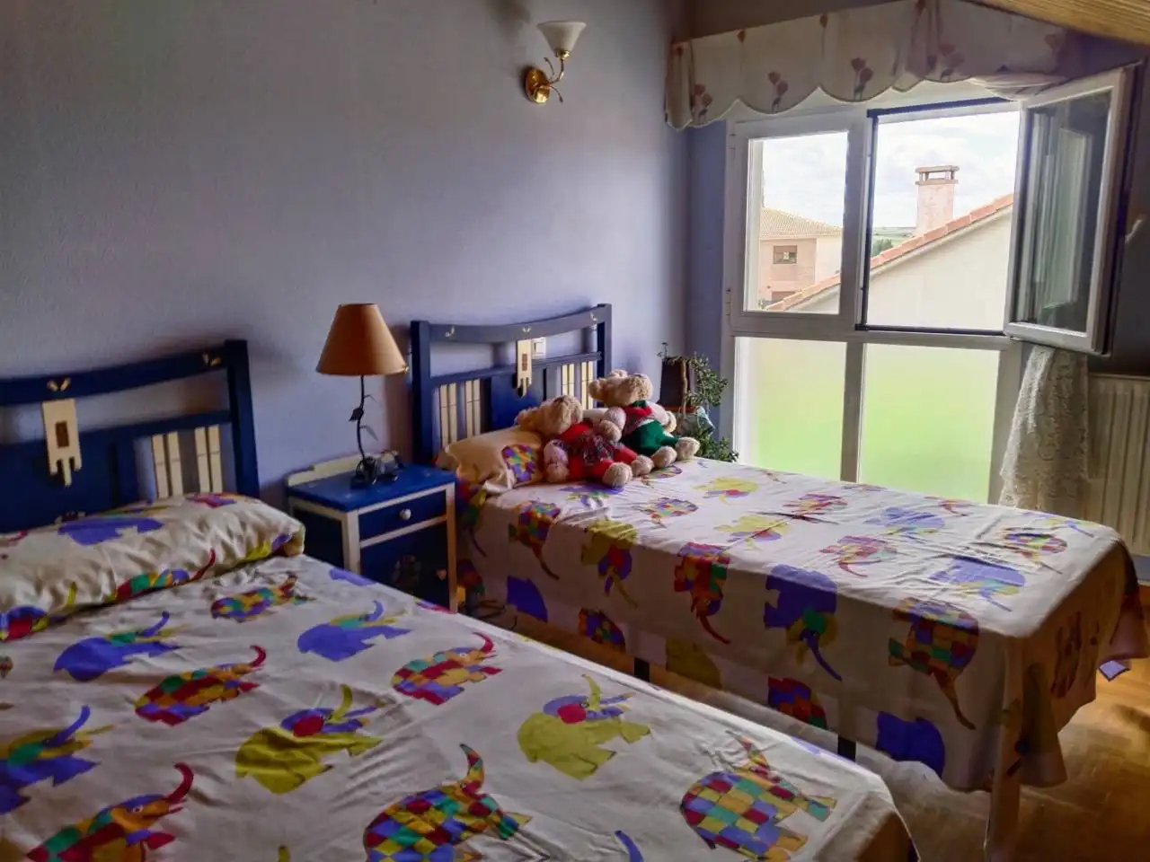 Dormitori de Casa o xalet en venda en Villariezo amb Calefacció, Jardí privat i Parquet