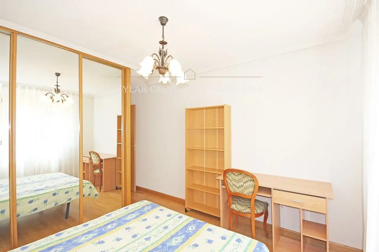 Flat for rent in Poeta Jesús Rasueros, Pizarrales