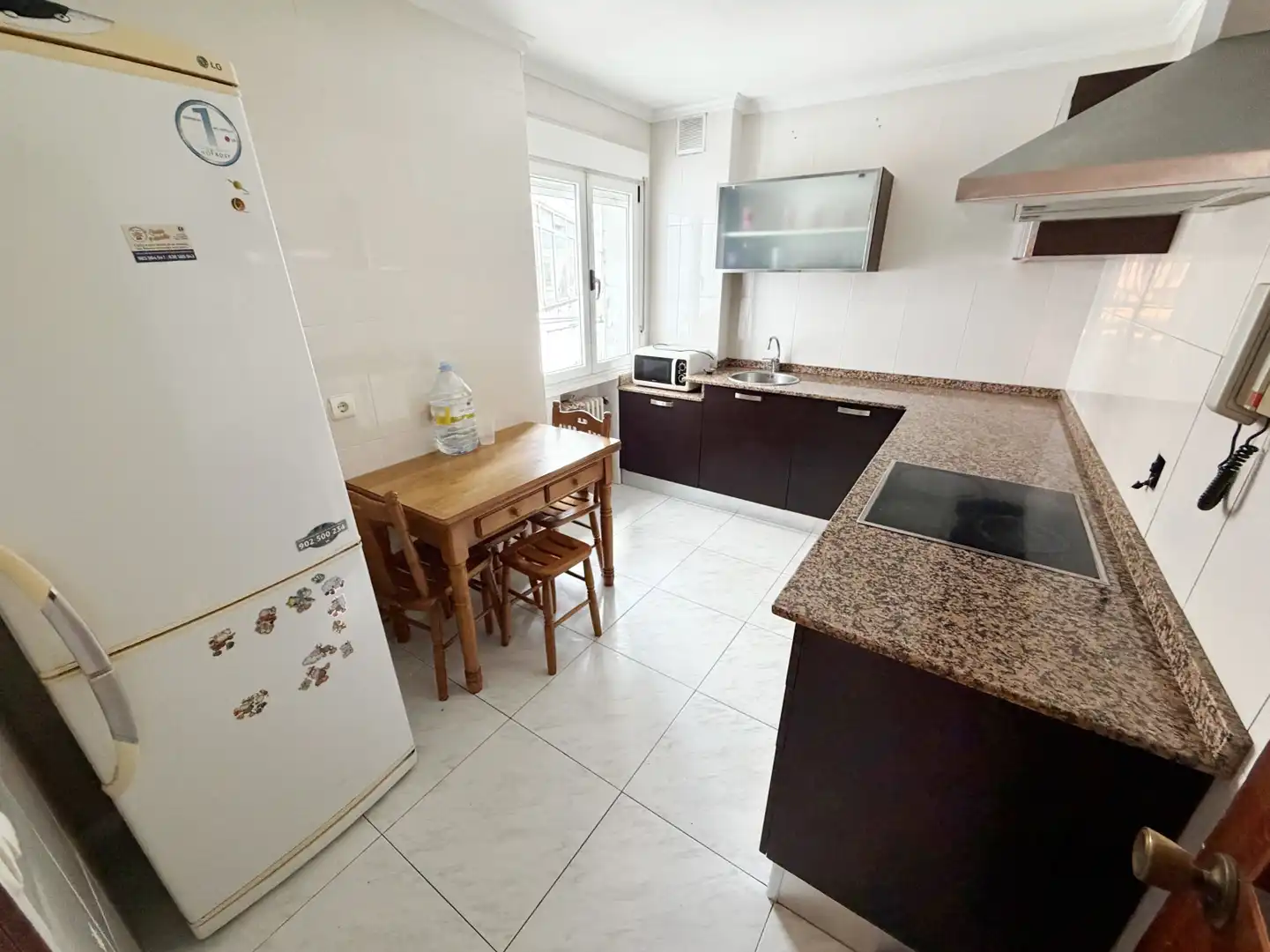 Kitchen of Flat for sale in Avilés  with Heating and Parquet flooring