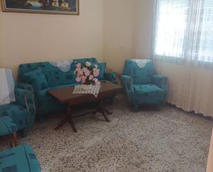 Sala d'estar de Casa o xalet en venda en Quintanar de la Orden amb Calefacció, Jardí privat i Parquet