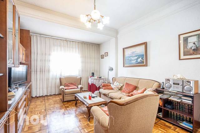 Piso en Venta en Cl. Sánchez Preciado, . en Valdezarza