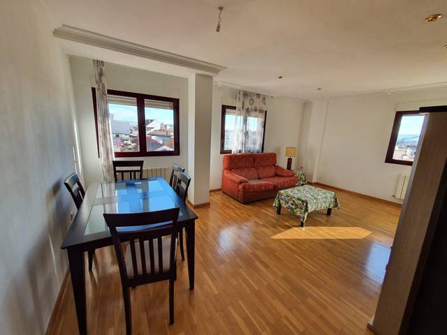 Piso en Alquiler en Paseo del Otero en El Cristo