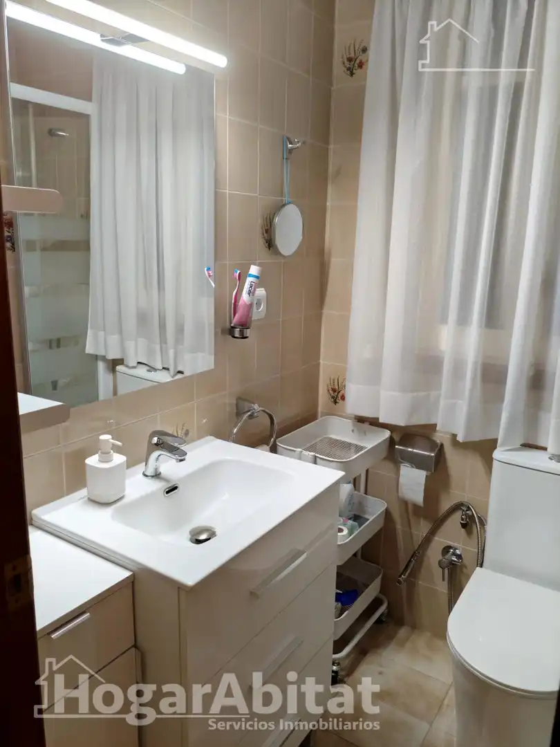 Bathroom of Flat for sale in Castellón de la Plana / Castelló de la Plana  with Heating, Storage room and Furnished