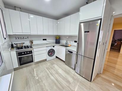 Kitchen of Flat for sale in Sabadell  with Air Conditioner, Heating and Oven