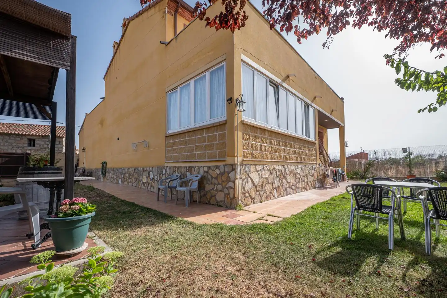 Vista exterior de Casa o chalet en venta en Ávila con Calefacción, Jardín privado y Terraza