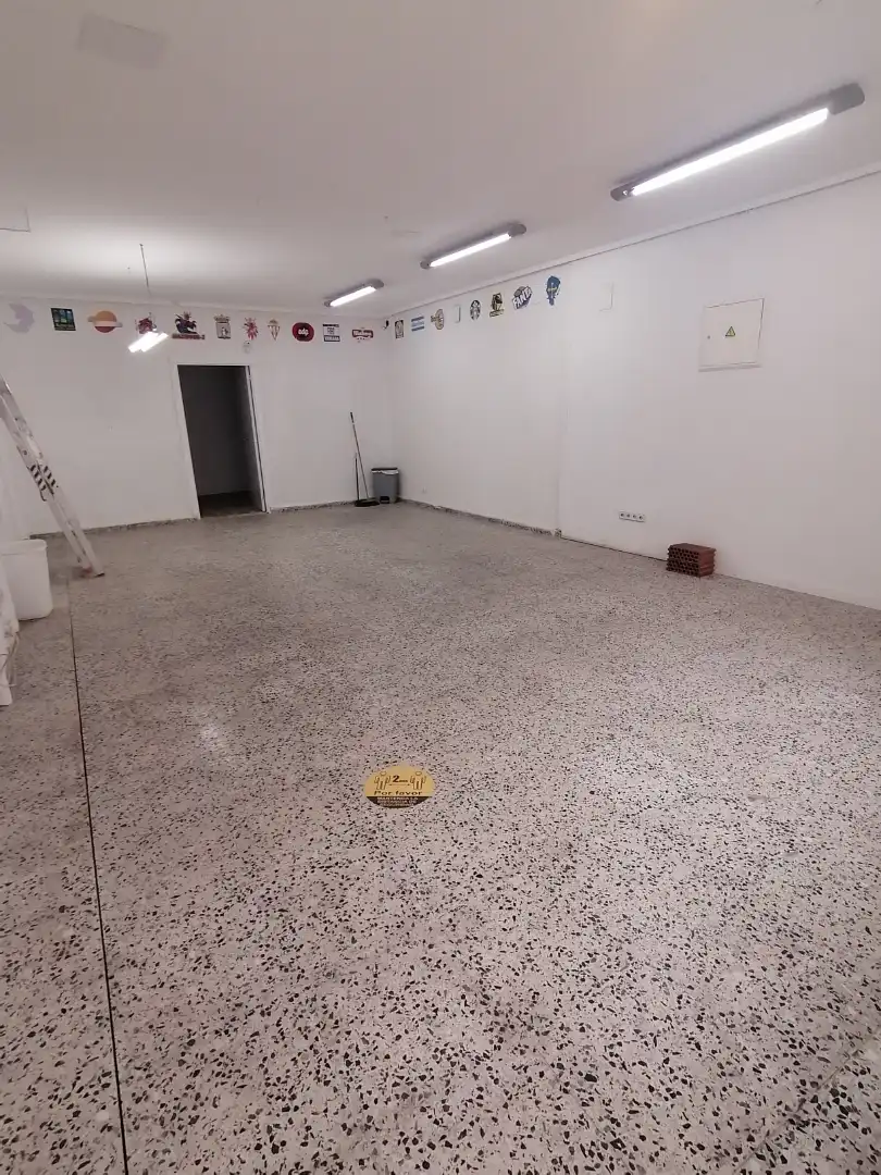 Business premises for sale in Oeste, imagen 2