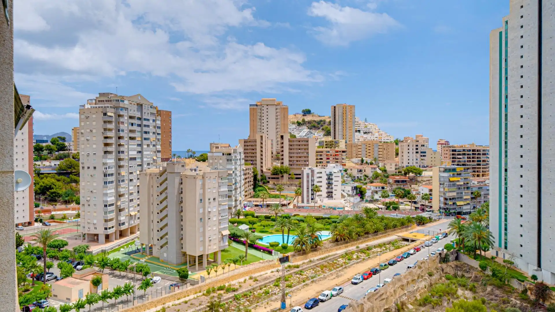 Vista exterior de Apartament de lloguer en Villajoyosa / La Vila Joiosa amb Aire condicionat, Jardí privat i Terrassa