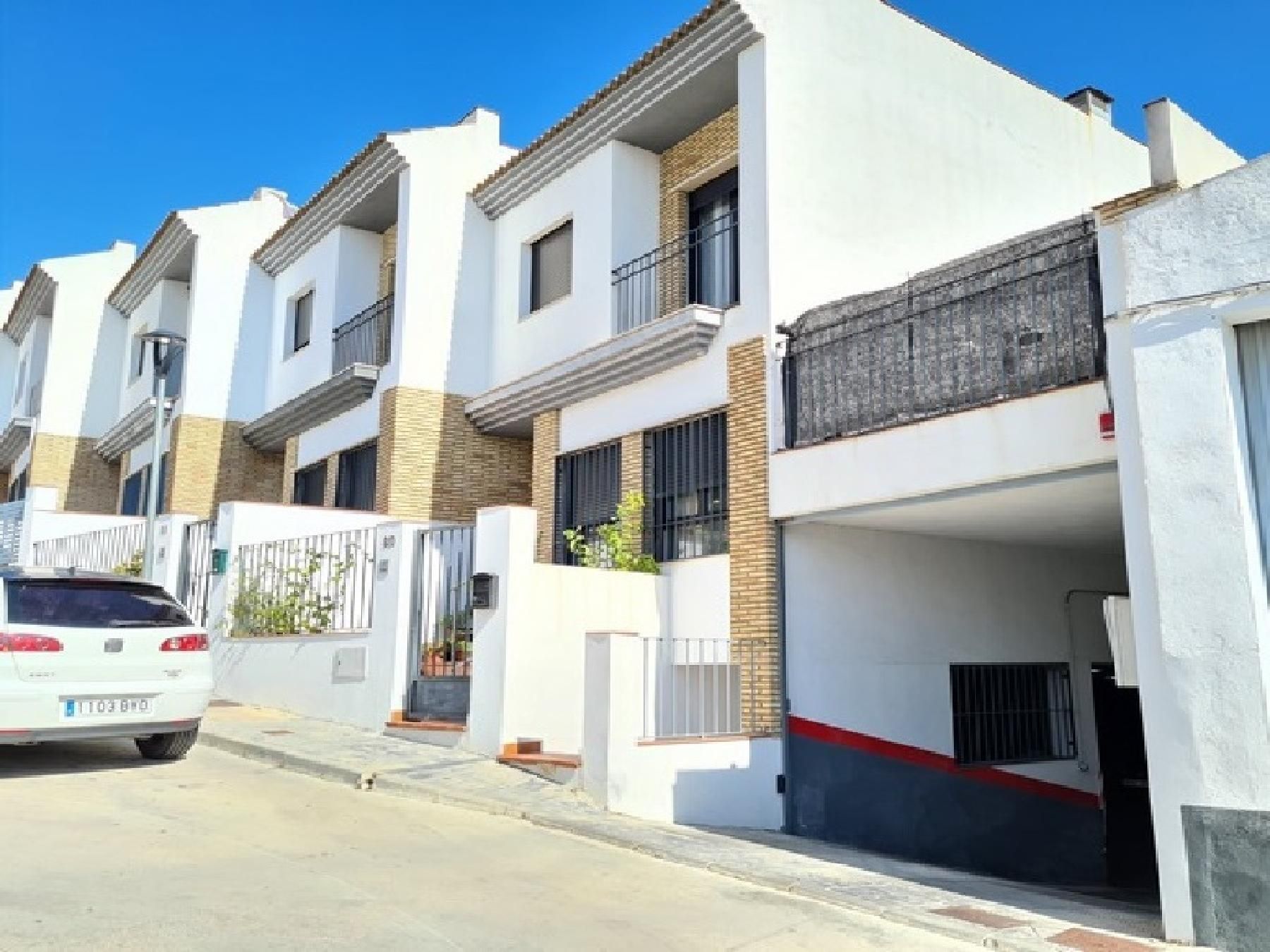Exterior view of Garage for sale in Rus