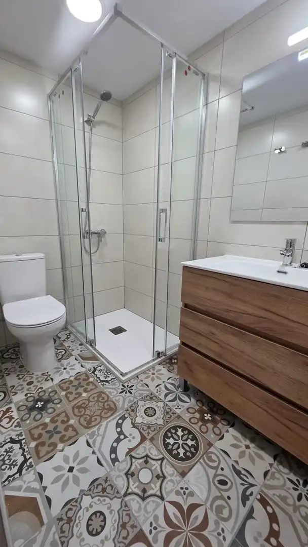 Baño de Piso de alquiler en Terrassa con Calefacción, Amueblado y Balcón