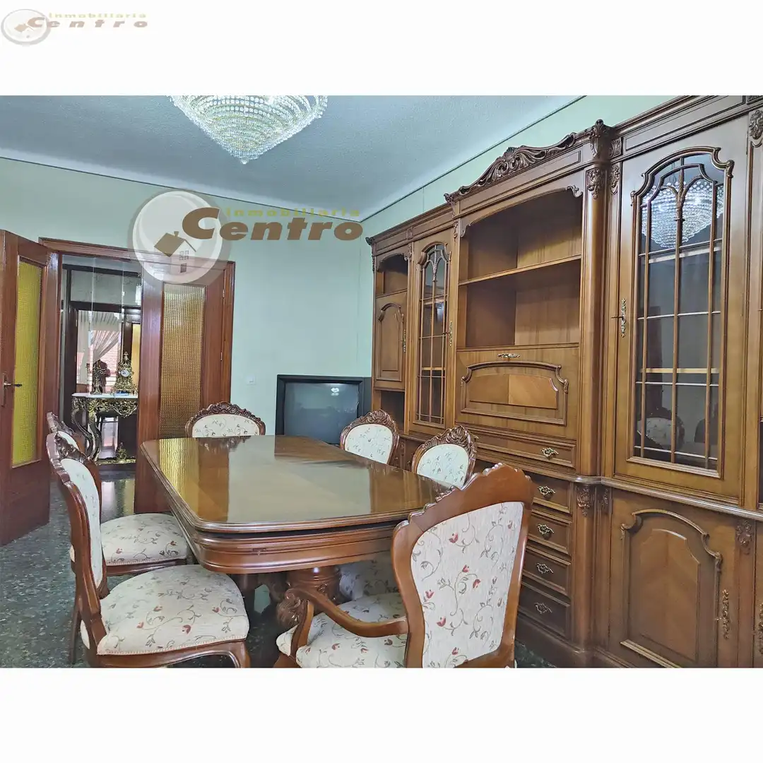 Flat with terrace for sale in Feria