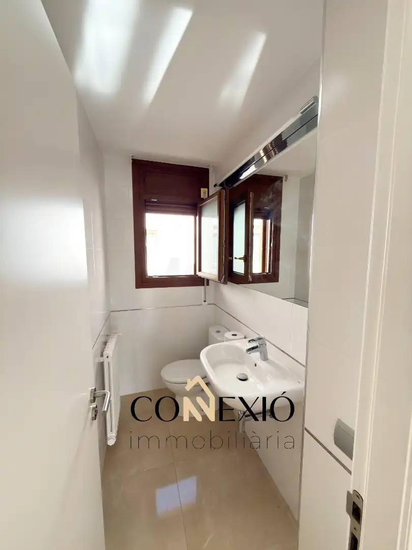 Baño de Casa o chalet en venta en Banyoles con Aire acondicionado, Calefacción y Jardín privado