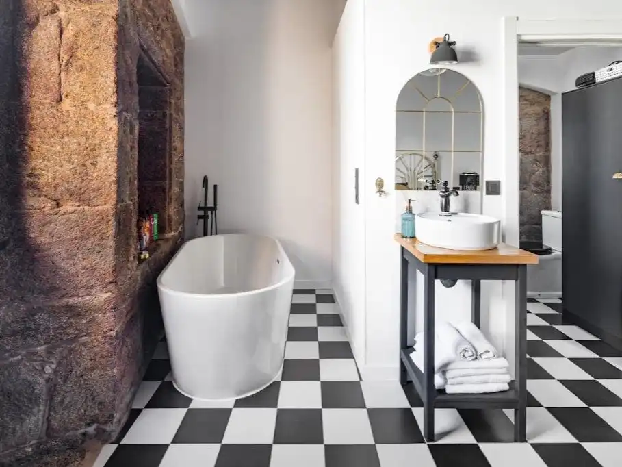 Bathroom of Detached homes for sale in Corcubión, A Coruña