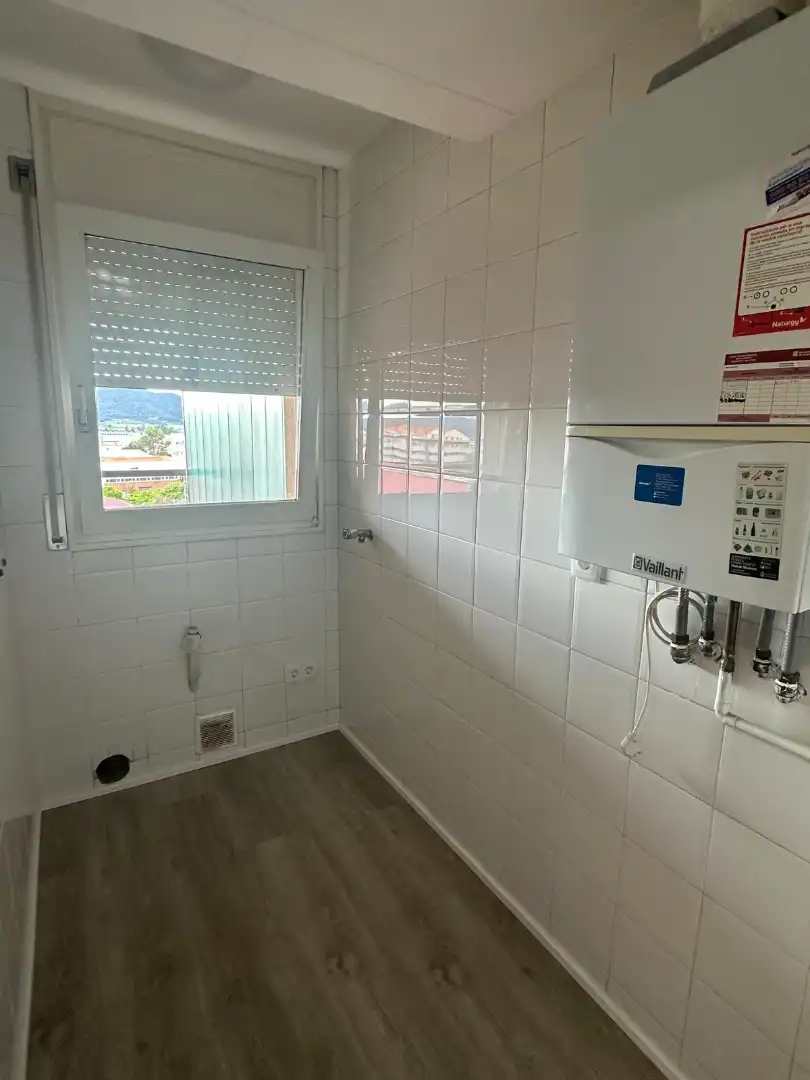 Baño de Ático de alquiler en Manresa con Calefacción, Jardín privado y Parquet