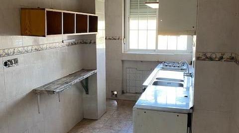 Foto 5 de Piso en venta en Calle Carcastillo,, Puerta Bonita, Madrid