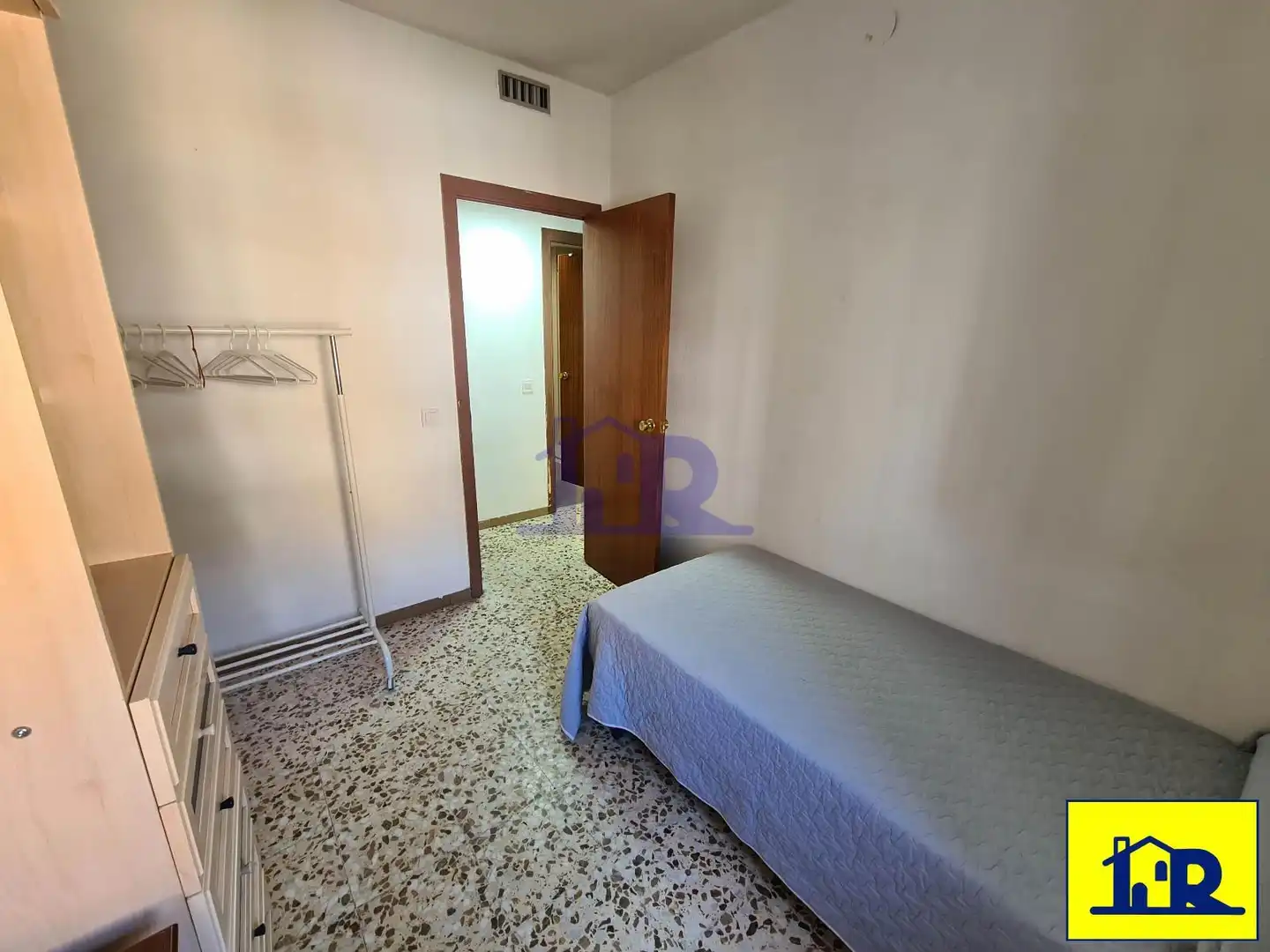 Schlafzimmer von Wohnung zur Miete in Cuenca mit Heizung, Terrasse und Möbliert