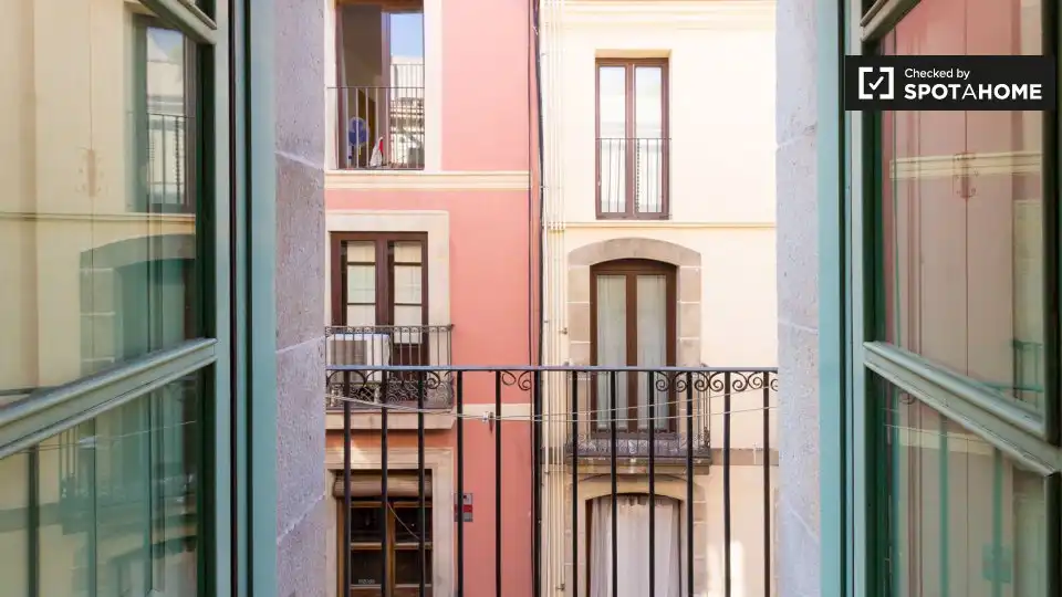 Flat with terrace to rent in Ciutat Vella, imagen 8