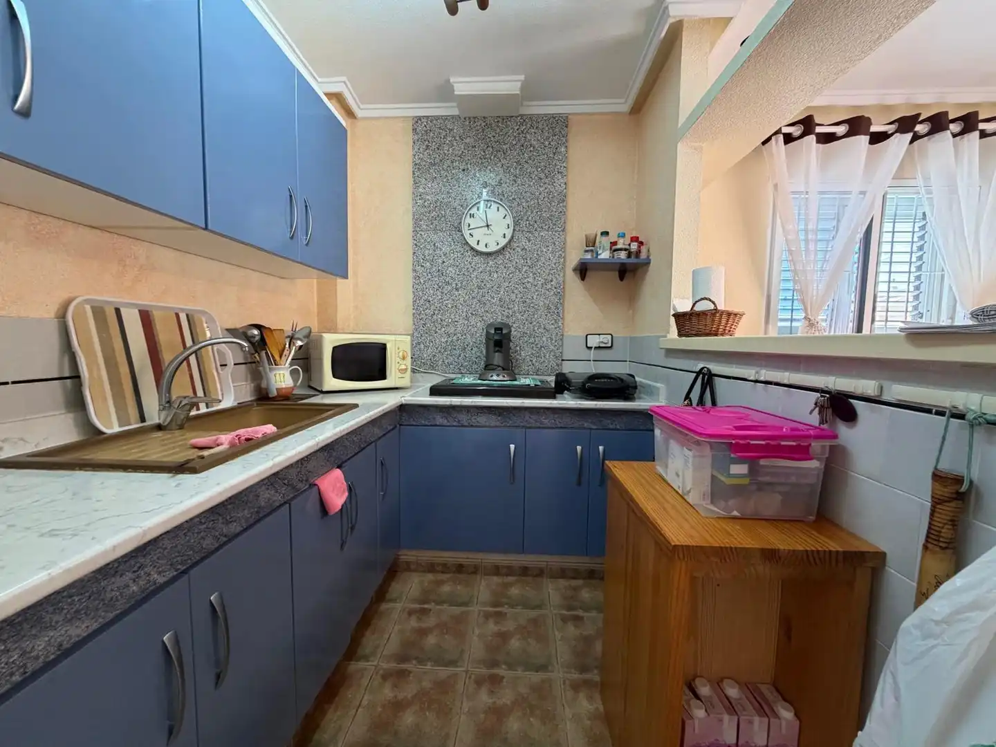 Cocina de Casa adosada en venta en Torrevieja con Jardín privado, Terraza y Trastero