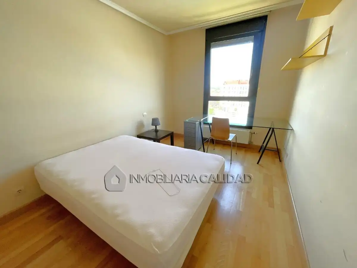 Habitación de Piso en venta en Burgos con Calefacción, Terraza y Trastero