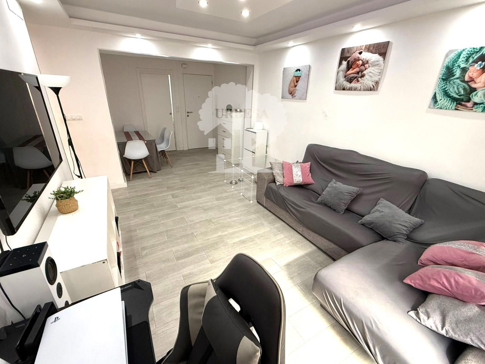 Sala d'estar de Pis en venda en Motril amb Aire condicionat i Terrassa