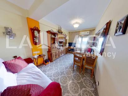 Living room of Flat for sale in  Barcelona Capital  with Balcony